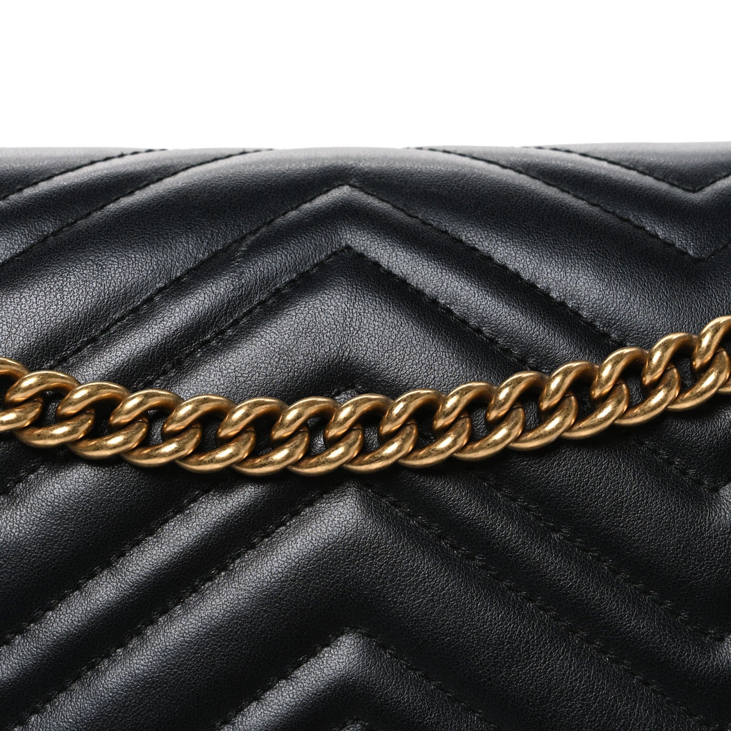 Calfskin Matelasse Medium GG Marmont Shoulder Bag Black