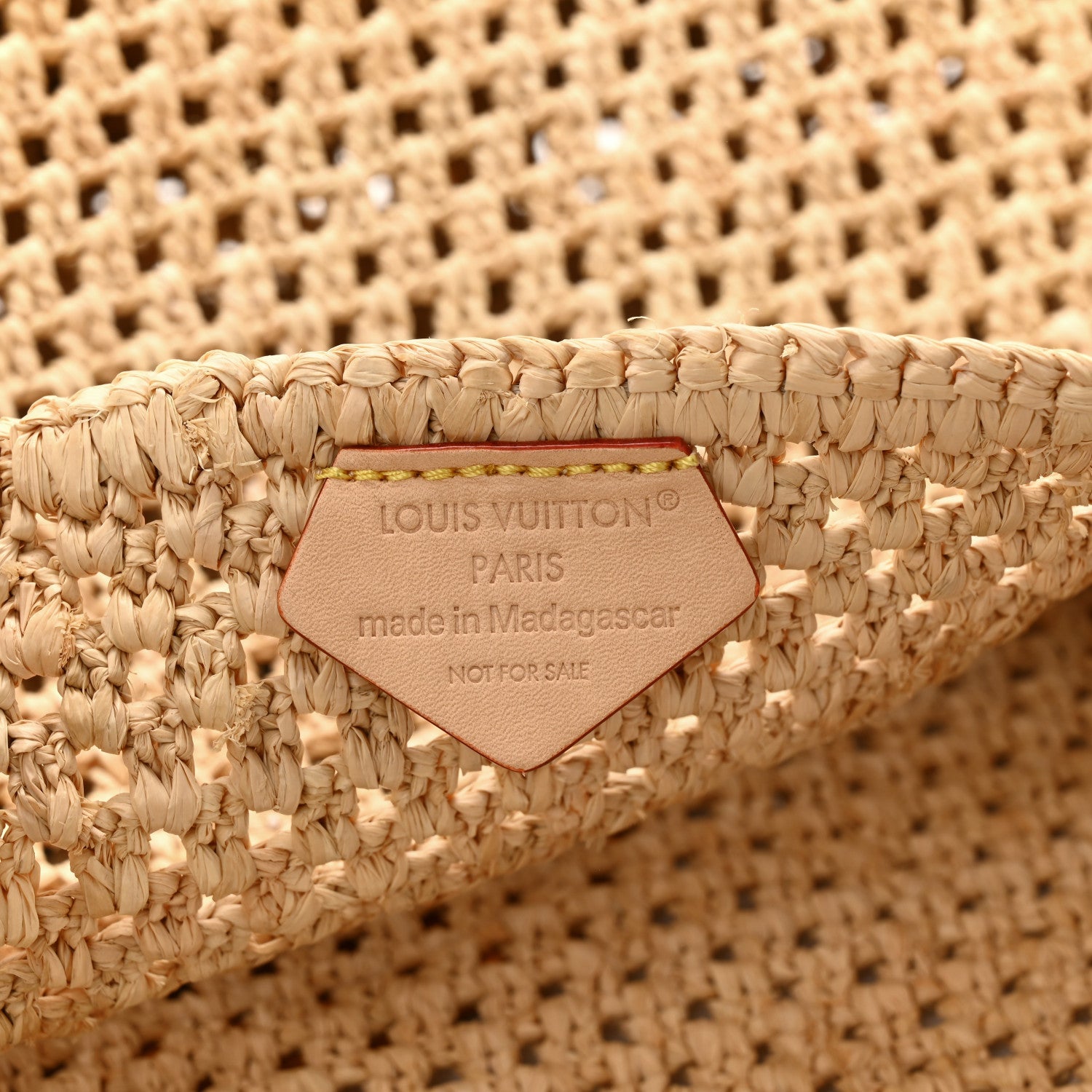 Raffia Calfskin By The Pool OnTheGo MM Natural